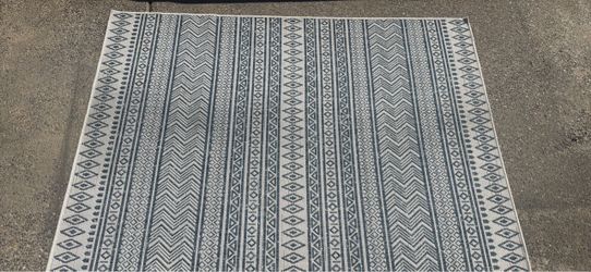 Blue and White Geometric Area Rug