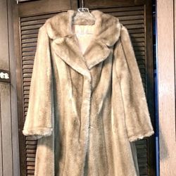 tissavel FRANCE Luxurious Simulated Fur Coat