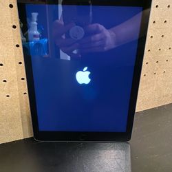 iPad 5th Gen with 9.7 inch screen, WiFi ONLY! IOS 16.7.12 