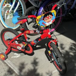 Ryan’s World Bike With Training Wheels