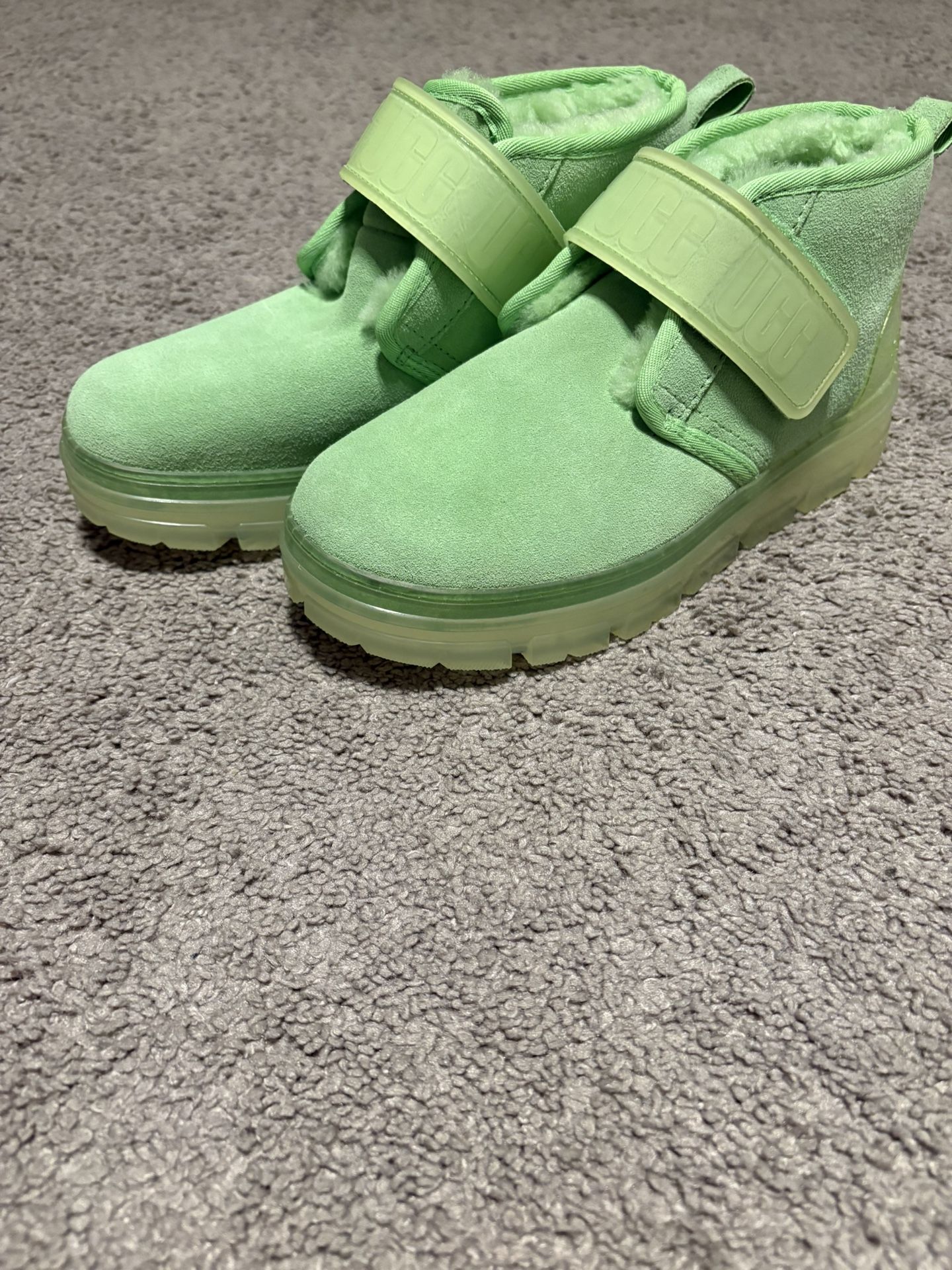 UGG Neumel Clear Neon Green Chukka Boots Size 8