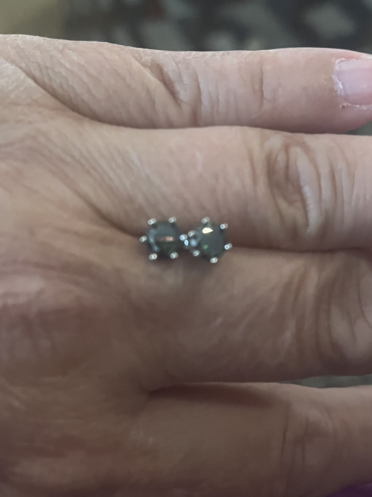 New MOISSANITE  Vivid Green 1.0 CTW Stud Earrings