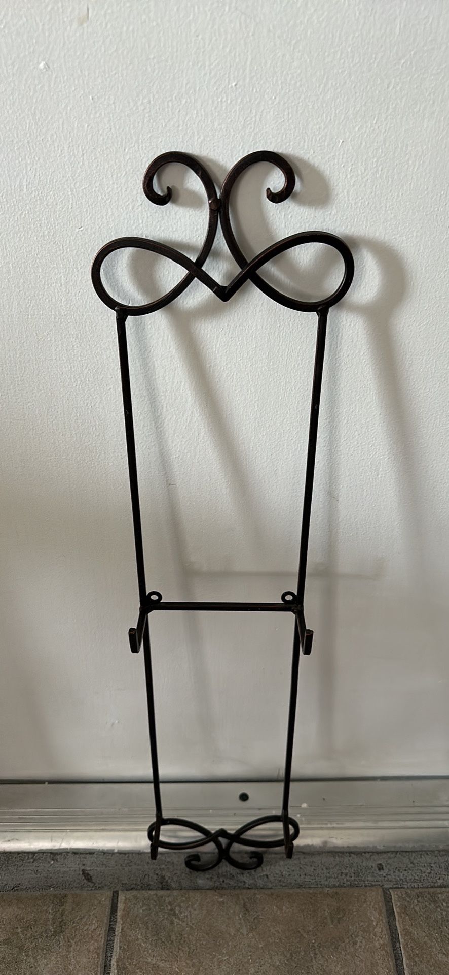 Decorative/ wedding /Black Metal/iron rHanging wedding deco holder. H 29 in x W7 in.r H 29 in x W7 in.