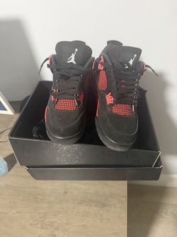 Jordan 4s thunder red size 8.5