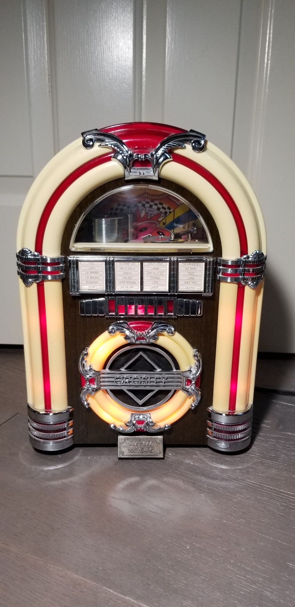 Crosley Vintage Tabletop Jukebox Limited Edition