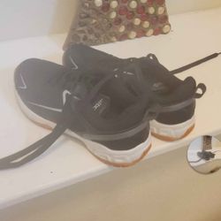 Volleyball Shoes Size In Women's 7.5