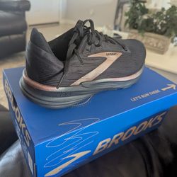Brooks Revel 8