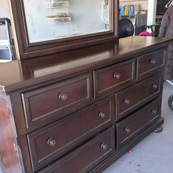 Mirror/Dresser