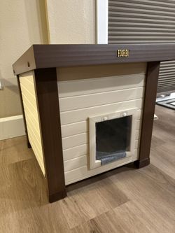 Brand new, New Age EcoFlex Outdoor Insulated Cat House