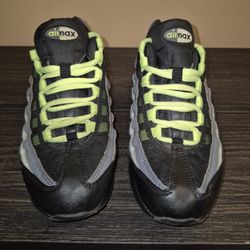 Nike Air Max 95 - (Sz 7y)