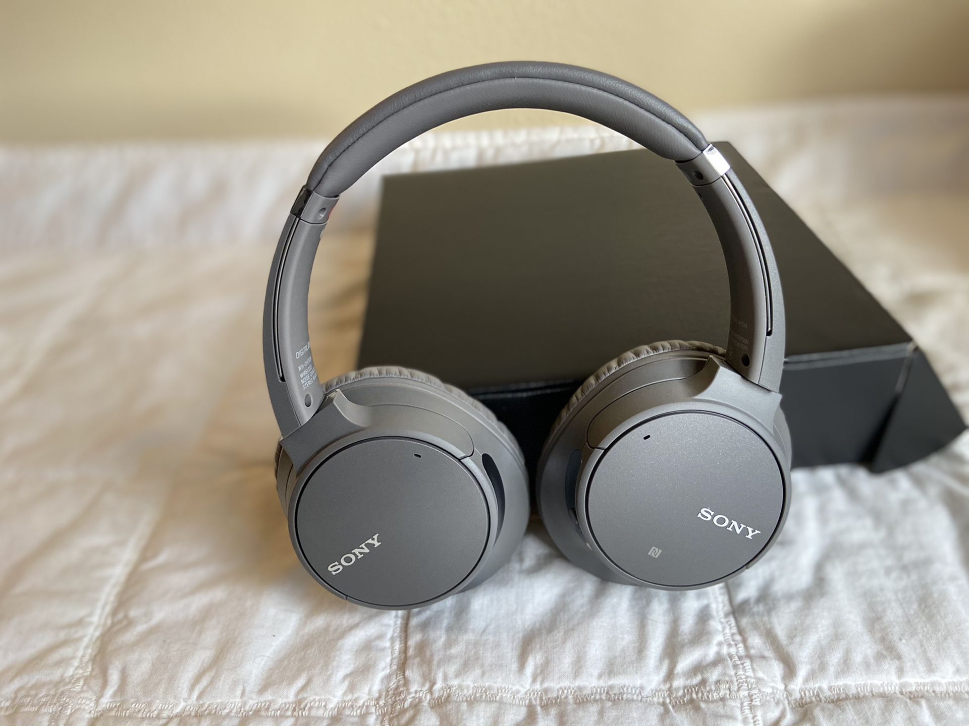 Sony WHCH700 N/H wireless headphones