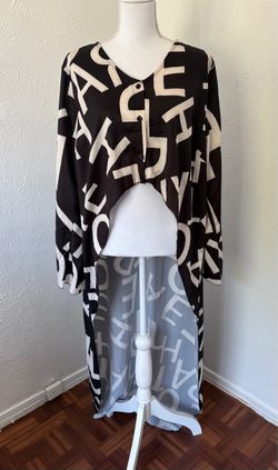 SHEIN curve women’s black & beige letter print asymmetrical blouse size 3X