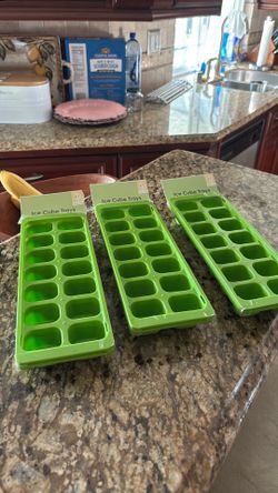 3 New Set of 2 Ice Cube Trays