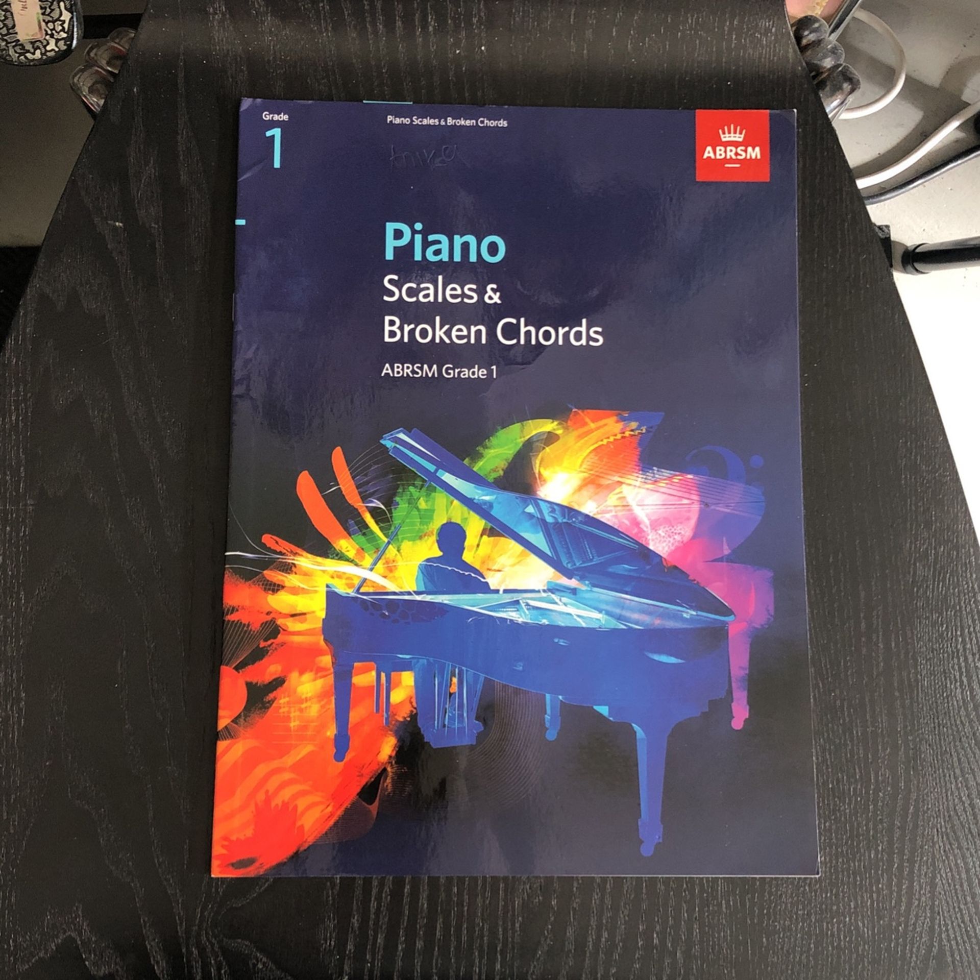 ABRSM Grade 1 Piano : Scales & Broken Cords