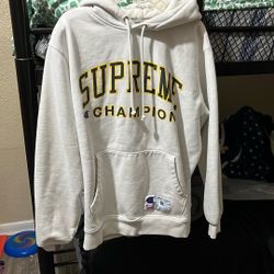 Supreme hoodie, medium
