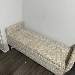 53 Inch Long 20 Inch Deep 18 Inch High Ottoman With Storage Excellent Condishon Pick Up Raseda And Vanowen 