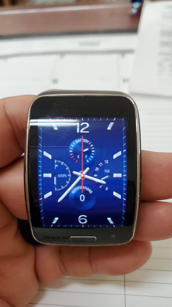 Samsung GearS watch (AT&T version) for Sale in Rancho Mirage, CA - OfferUp