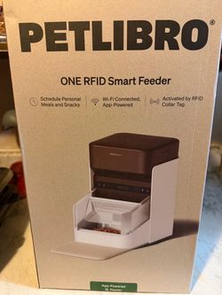 Petlibro cat feeder