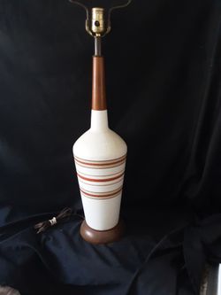 Vintage MCM STRIPED CERAMIC, WOOD, BEIGE, BROWN TABLE LAMP
