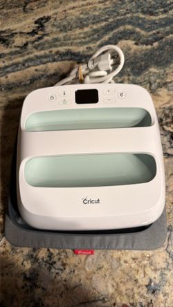 Cricut easy press 9x9 perfect condition