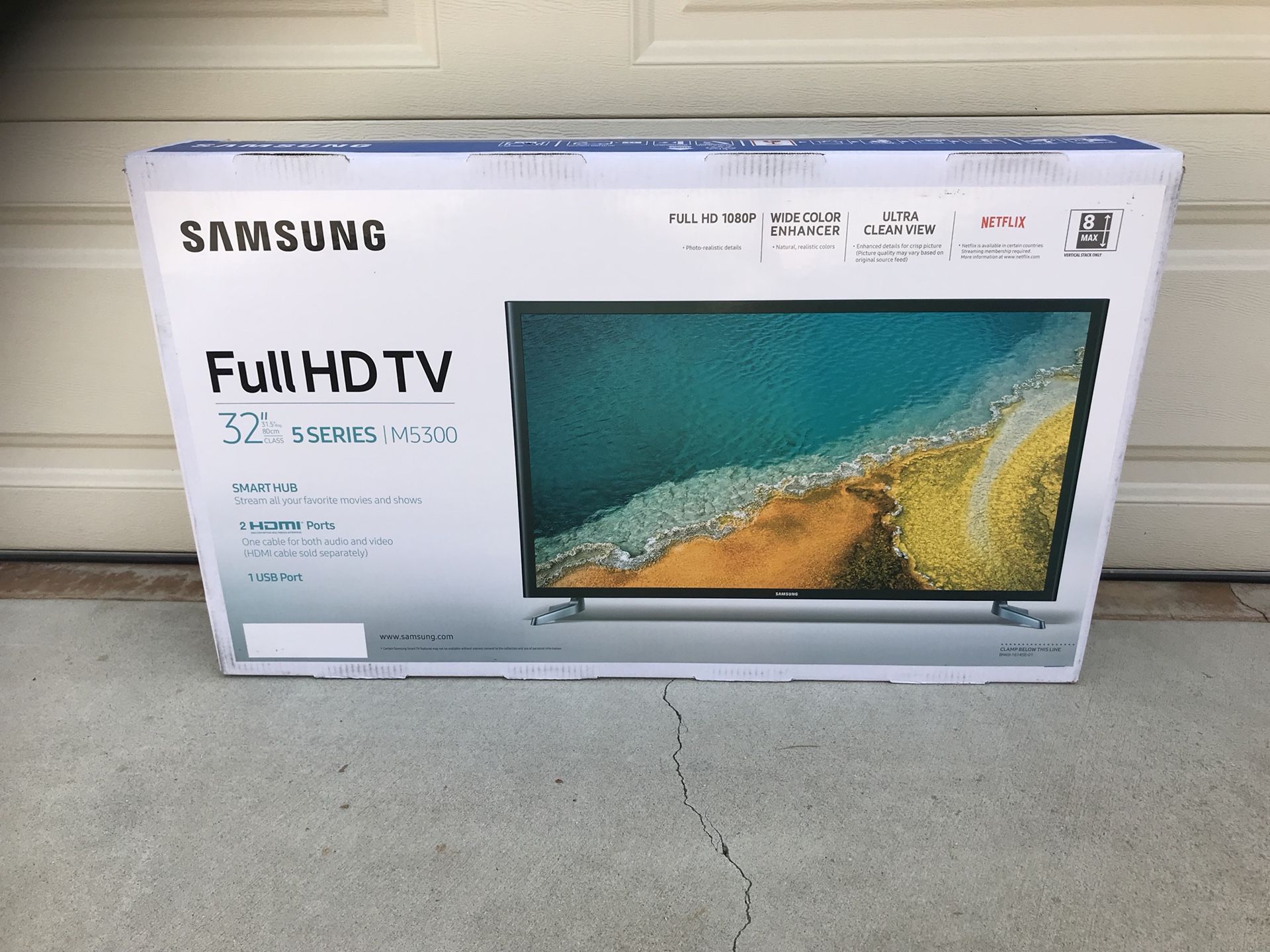 SAMSUNG 32'' FHD 1080P Smart LED TV UN32M5300