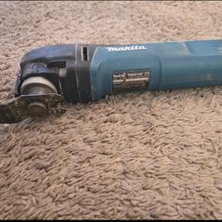 3 Amp Corded Variable Speed Oscillating Multi-Tool Kit 