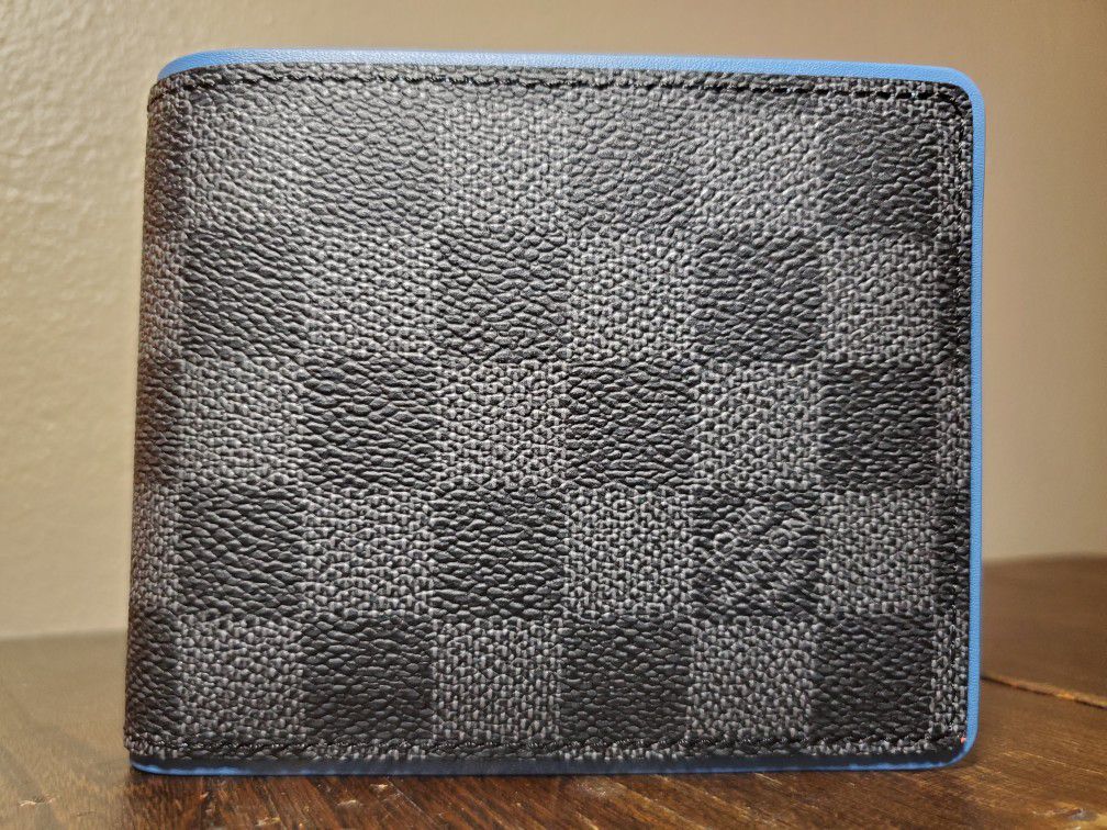Louis Vuitton Black Damier Red Wallet for Sale in Queens, NY - OfferUp