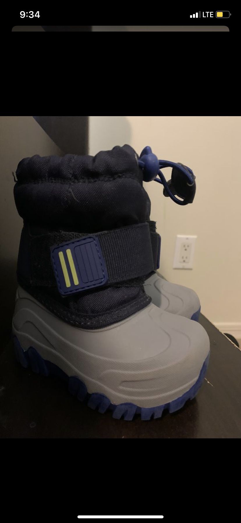 Size 5 Toddler snow boots