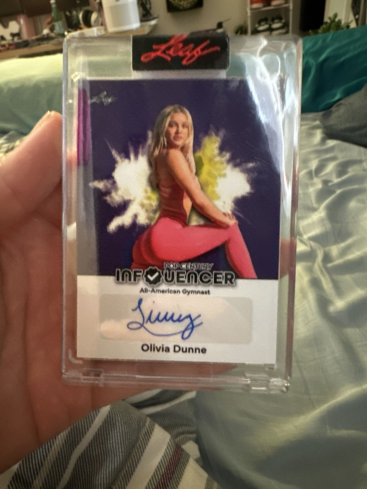 Olivia (livvy) Dunne Leaf Pop Century Autographed Trading Card