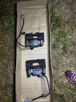 Front brake calipers/ 1999 Chevy suburban
