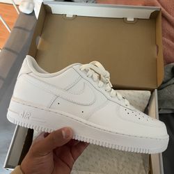 Nike Air Force 1 (SIZE 9.5 MEN)