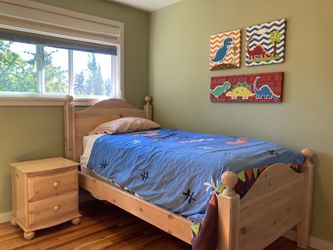 Solid Wood 4 Piece Bedroom Set