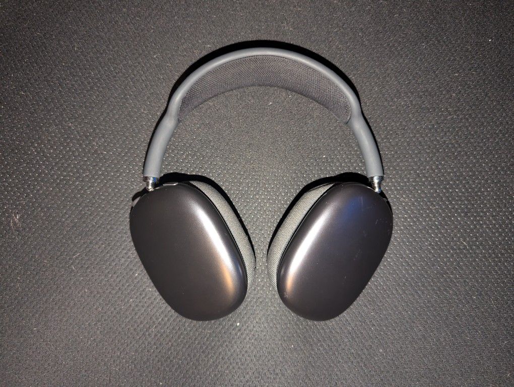 Space Gray Apple AirPods Max
