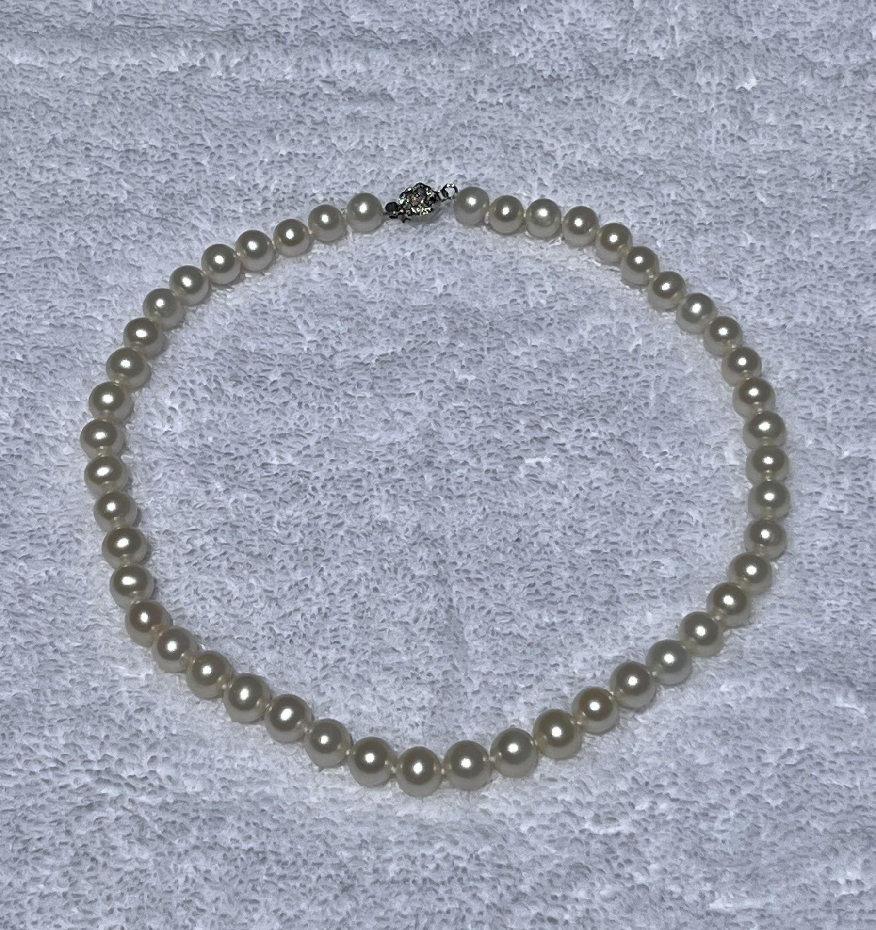Beautiful Pearl Necklace 18”