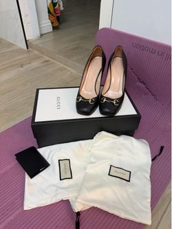 Gucci sandal excellent size 9
