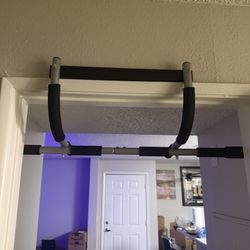 Pull Up Bar 