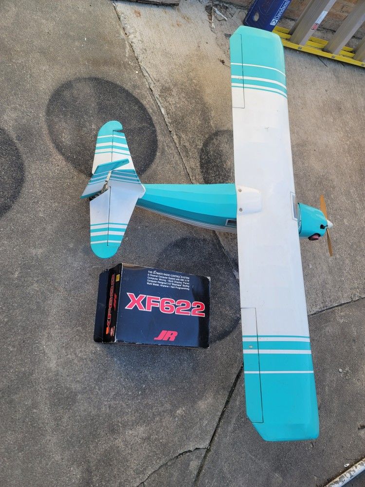 5ft By 4ft Rc Airplane for Sale in Chicago, IL OfferUp