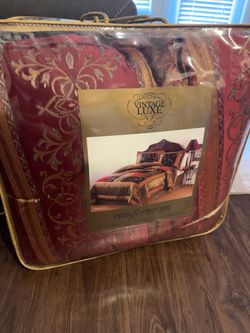 Queen, new, comforter set