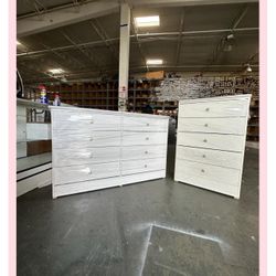Dresser set