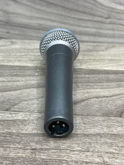Shure Beta 58A Dynamic Vocal Microphone Supercardioid XLR Stage Mic (A1D029354)