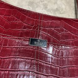 Red Crocodile Purse with Multiple Zippered Pockets