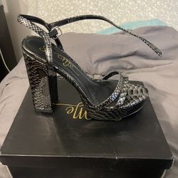 Shiny Faux Snake Pattern Platform Heels 