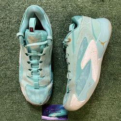 Jordan 2 Luka matador size 10men/11.5women