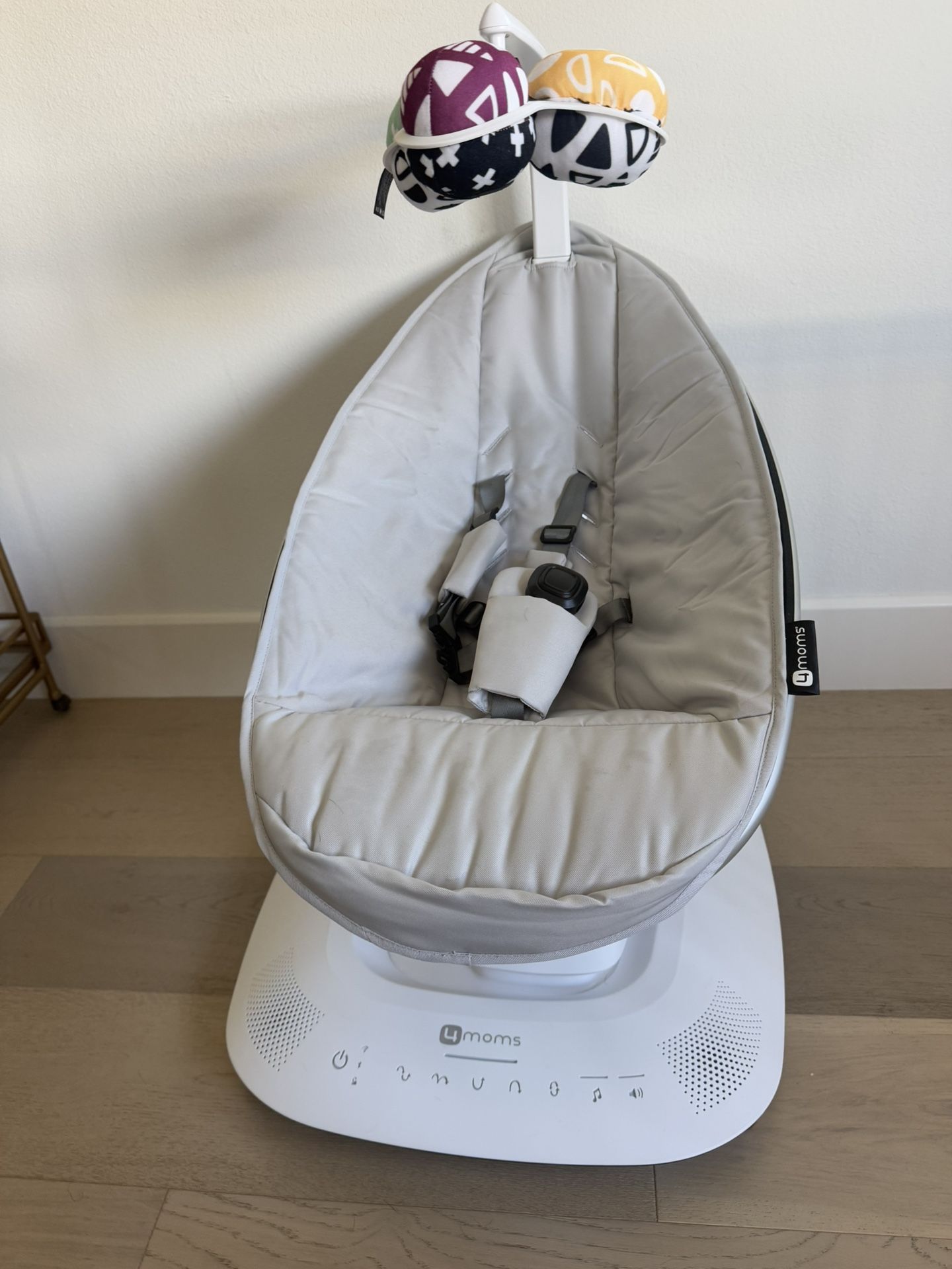 MamaRoo® Multi-Motion Baby Swing®  Gray Like New