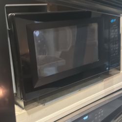 29”Over-the-Range Microwave (Black)