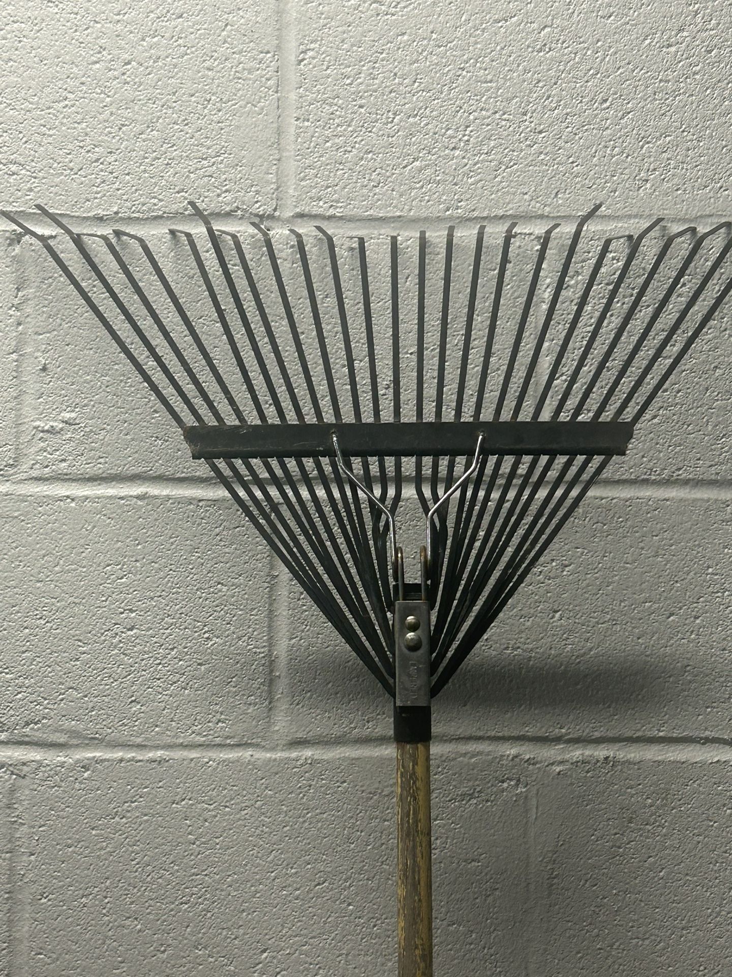5ft TRUE TEMPER  RAKE