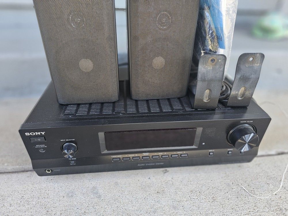 Sony Amplifier With Speakers