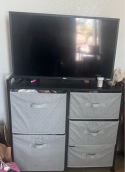 Gavetero y TV Roku