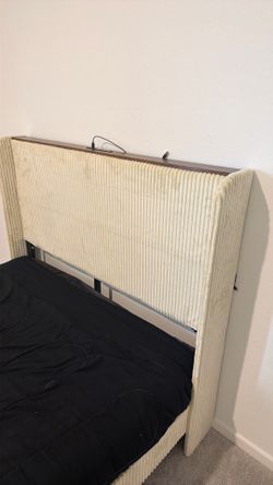 Full size bed - modern brand new