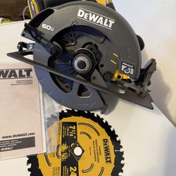 Flexvolt Saw 60 Volts